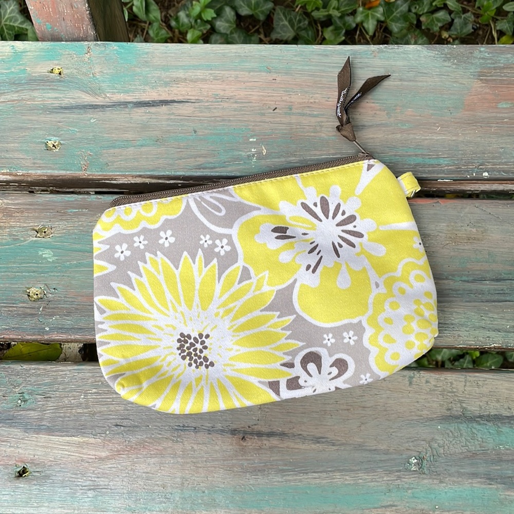 Thirty-one mini zipper pouch
